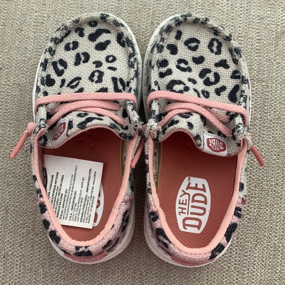 Hey Dude Toddler girl shoe size 7
